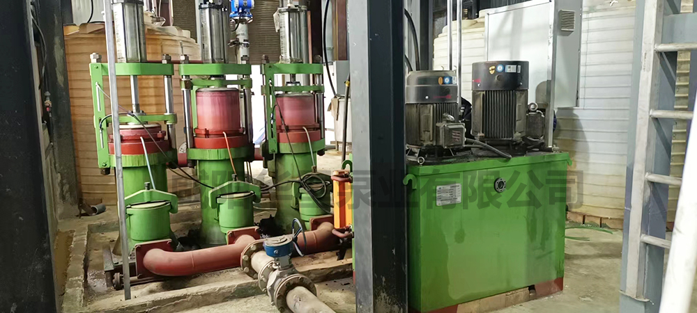 壓濾機柱塞泵三缸泵現(xiàn)場使用圖片.jpg 壓濾機柱塞泵三缸泵現(xiàn)場使用圖片.jpg